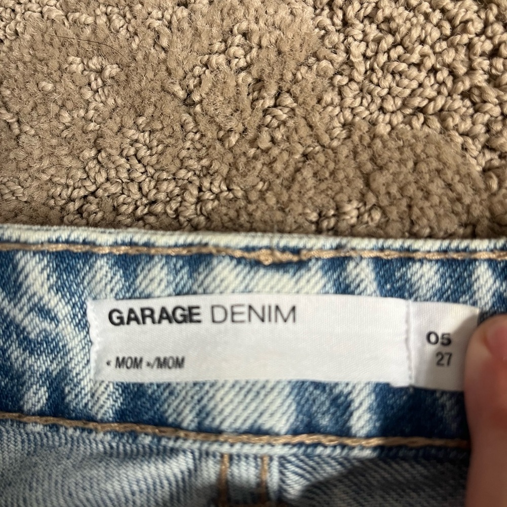 Garage Denim Mom Straigh Leg Jeans 
Size 5 
Great condition!